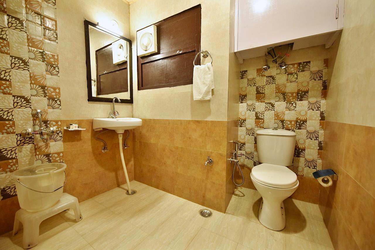 Oyo 8917 Hotel Crystal Palace Simlá Kültér fotó